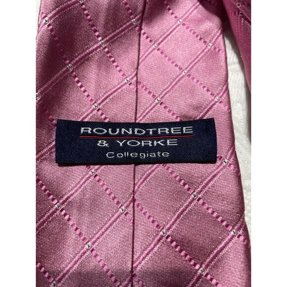 Roundtree & Yorke Collegiate Pink Silk Tie With Diamond Pattern For Men - Picture 3 of 3